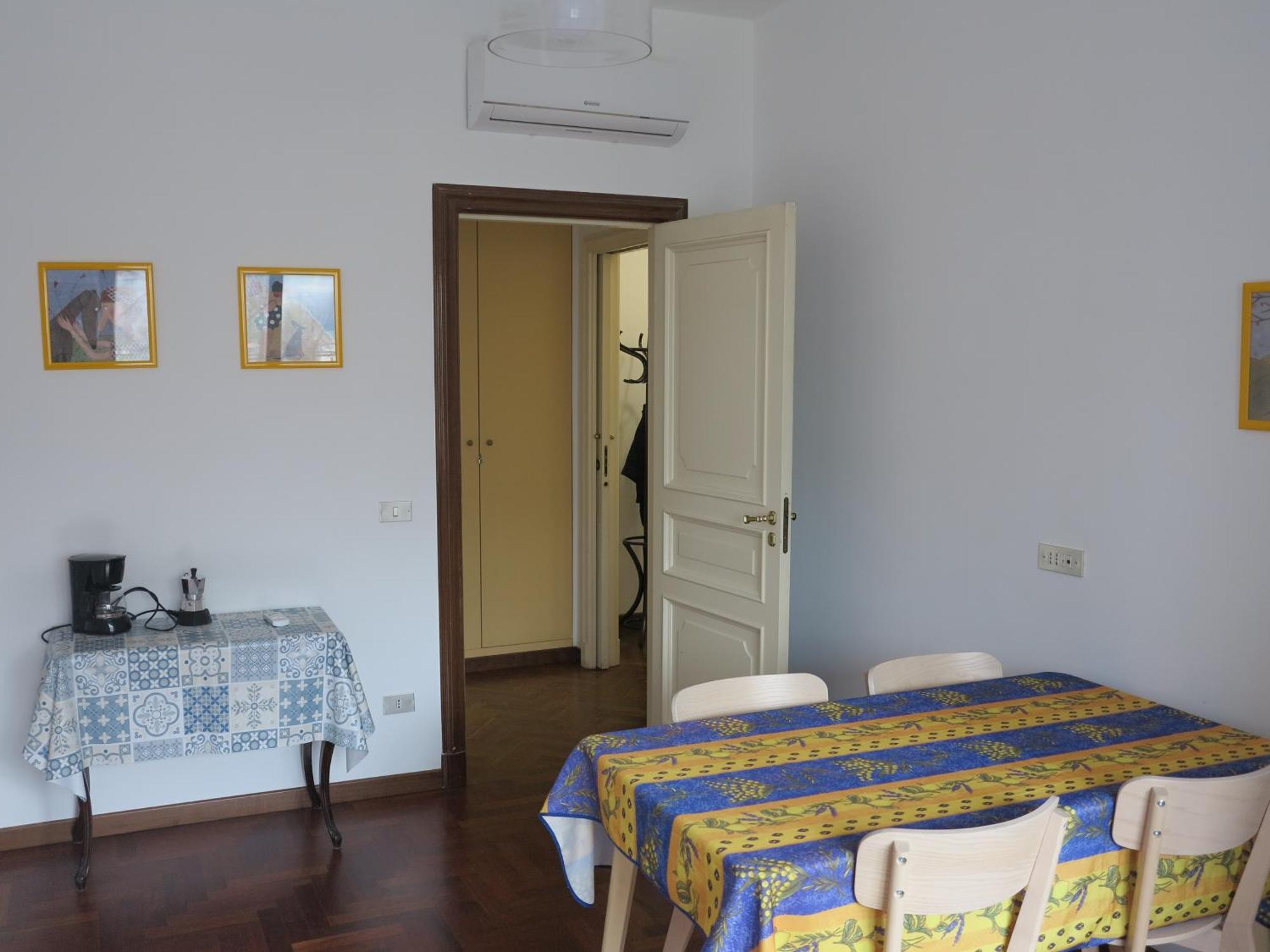 New Panoramic Apartment - Half Way Center-Vomero District نابولي المظهر الخارجي الصورة